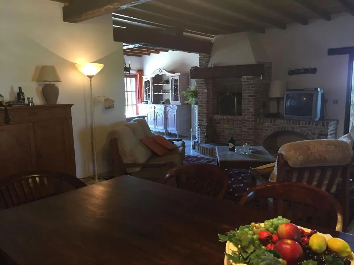 Monfort Charming Holiday Home With Private Pool צרפת